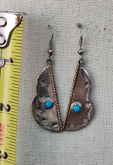 Vintage Sterling Navajo signed sleeping beauty turquoise earrings - Picture 8 of 9